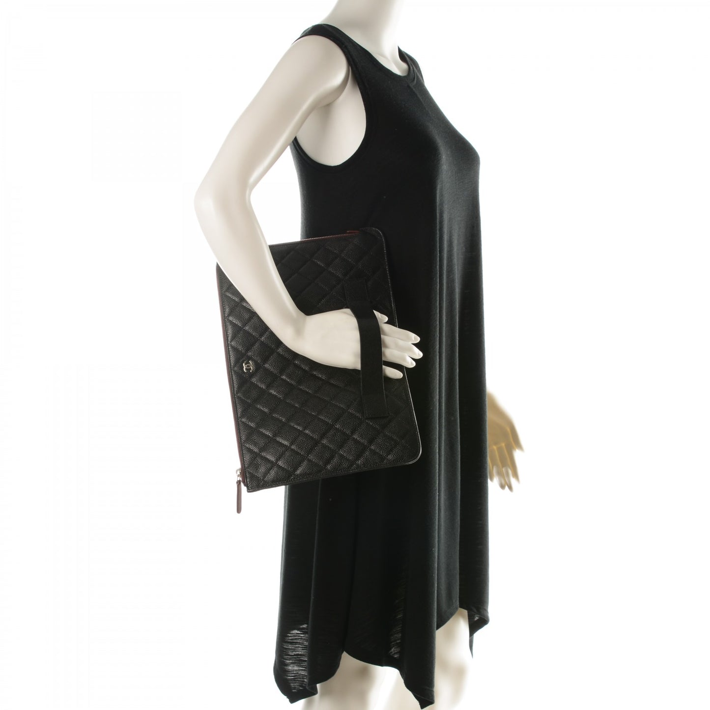 Caviar Quilted Large Slide Pouch Black
