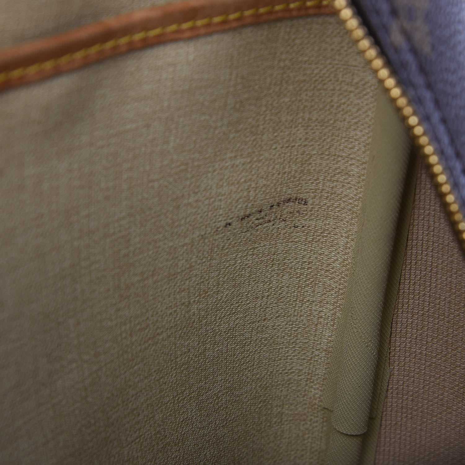 Louis Vuitton Monogram Deauville 15 of 28