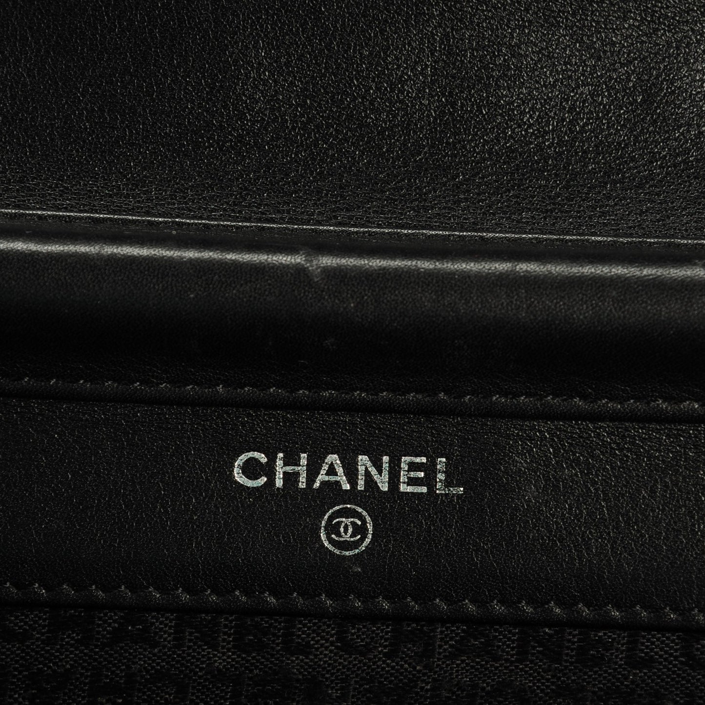 Lambskin Embossed Lax Wallet On Chain WOC Black