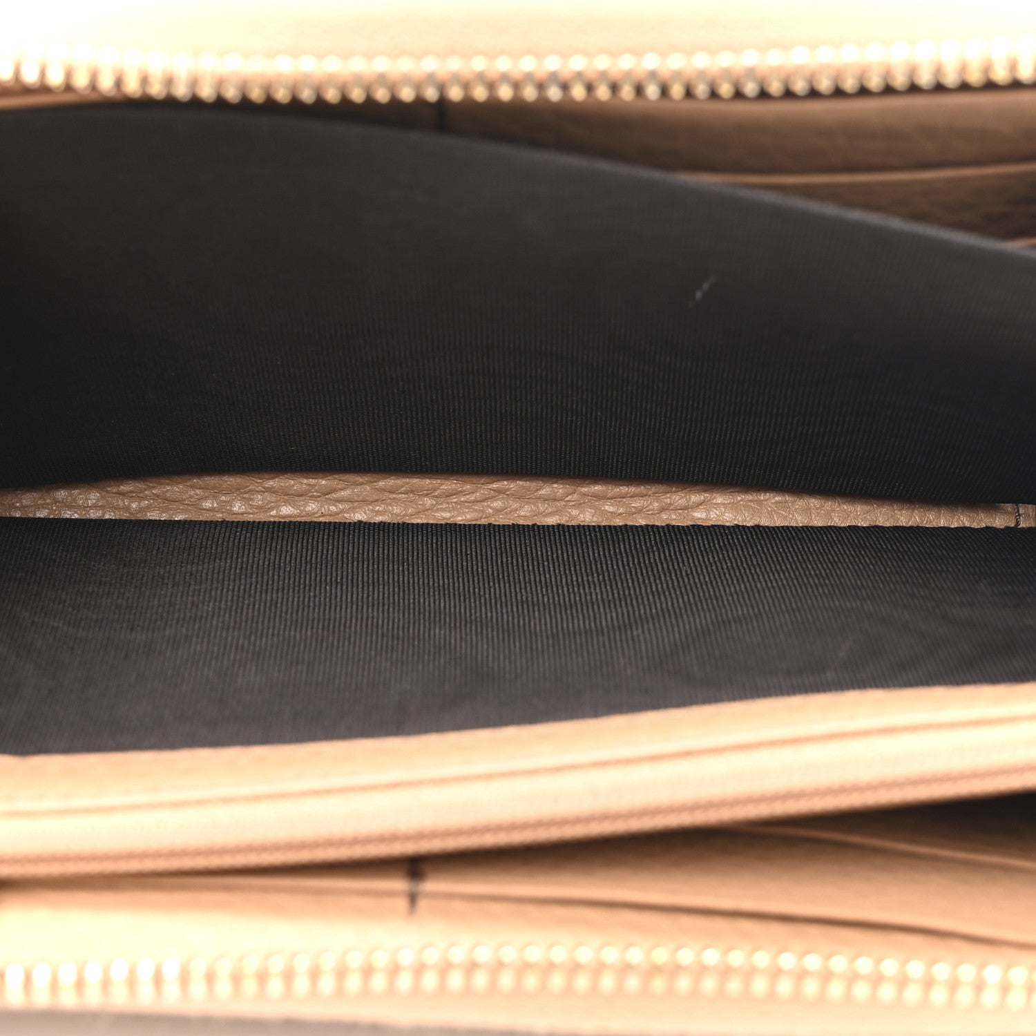 Gucci Pebbled Calfskin Soho Zip Around Wallet Camelia 5 of 13