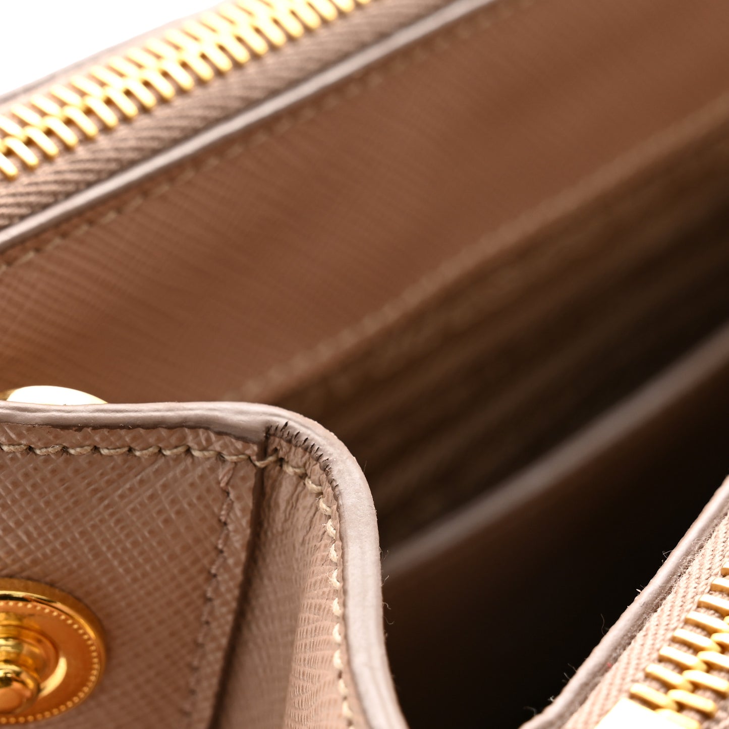 Saffiano Lux Small Galleria Double Zip Tote Cipria