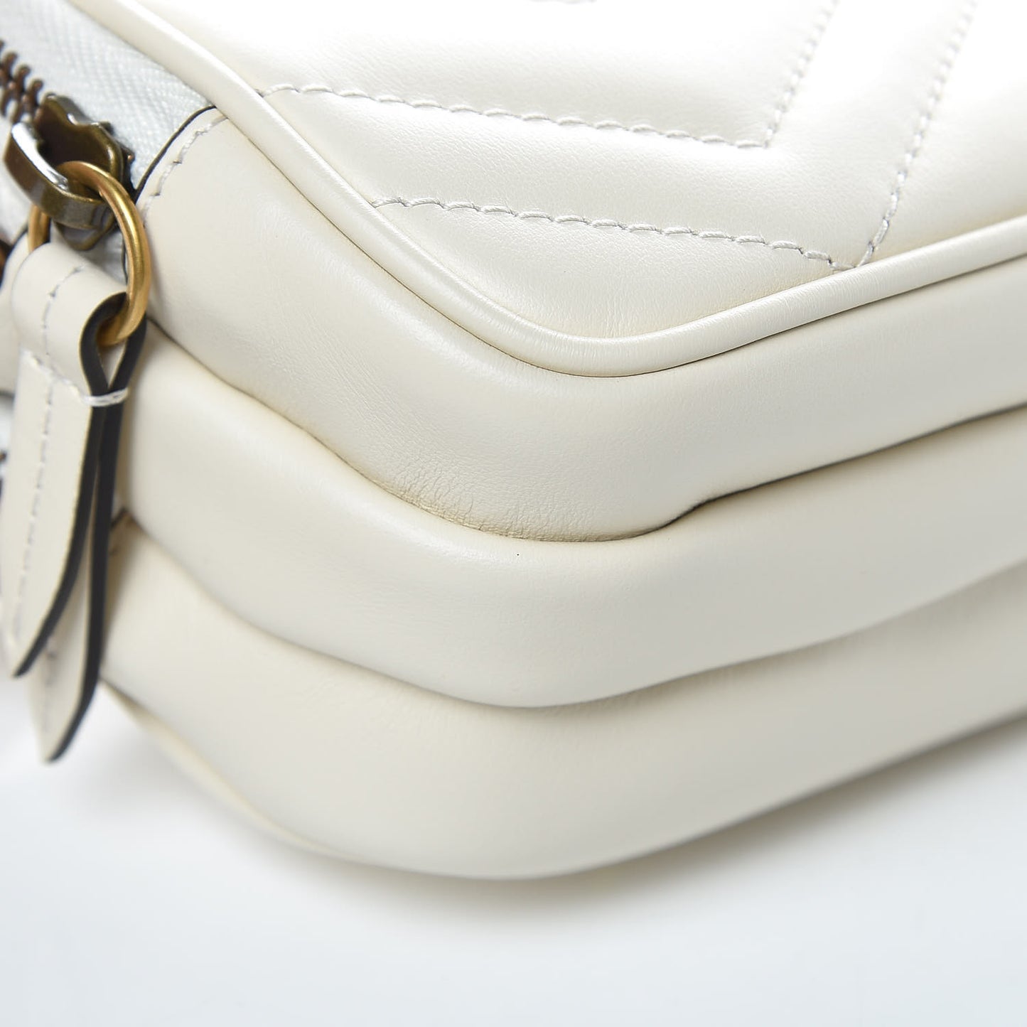 Calfskin Matelasse Mini GG Marmont Chain Crossbody Bag Mystic White