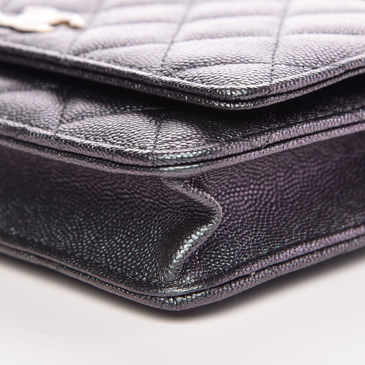 Iridescent Caviar Quilted Wallet On Chain WOC Black