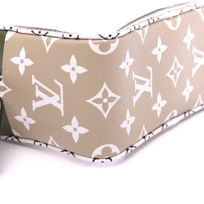 Louis Vuitton Monogram Giant Beach Pouch Kaki 7 of 10