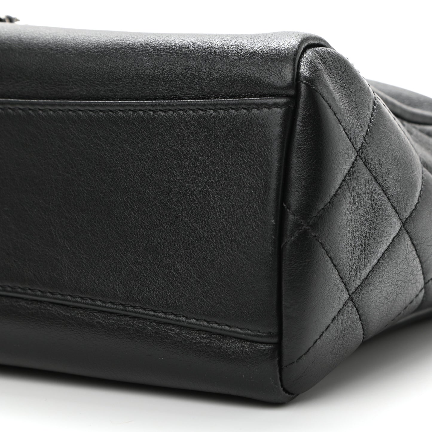 Calfskin Chain 20s Signature Hobo Black