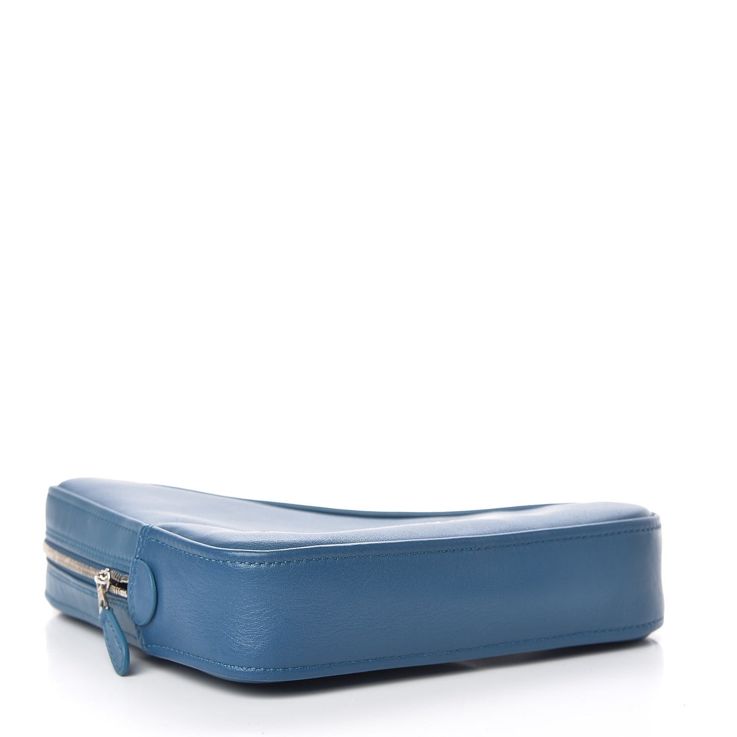 Calfskin M Triangle Pouch Bleu Persan