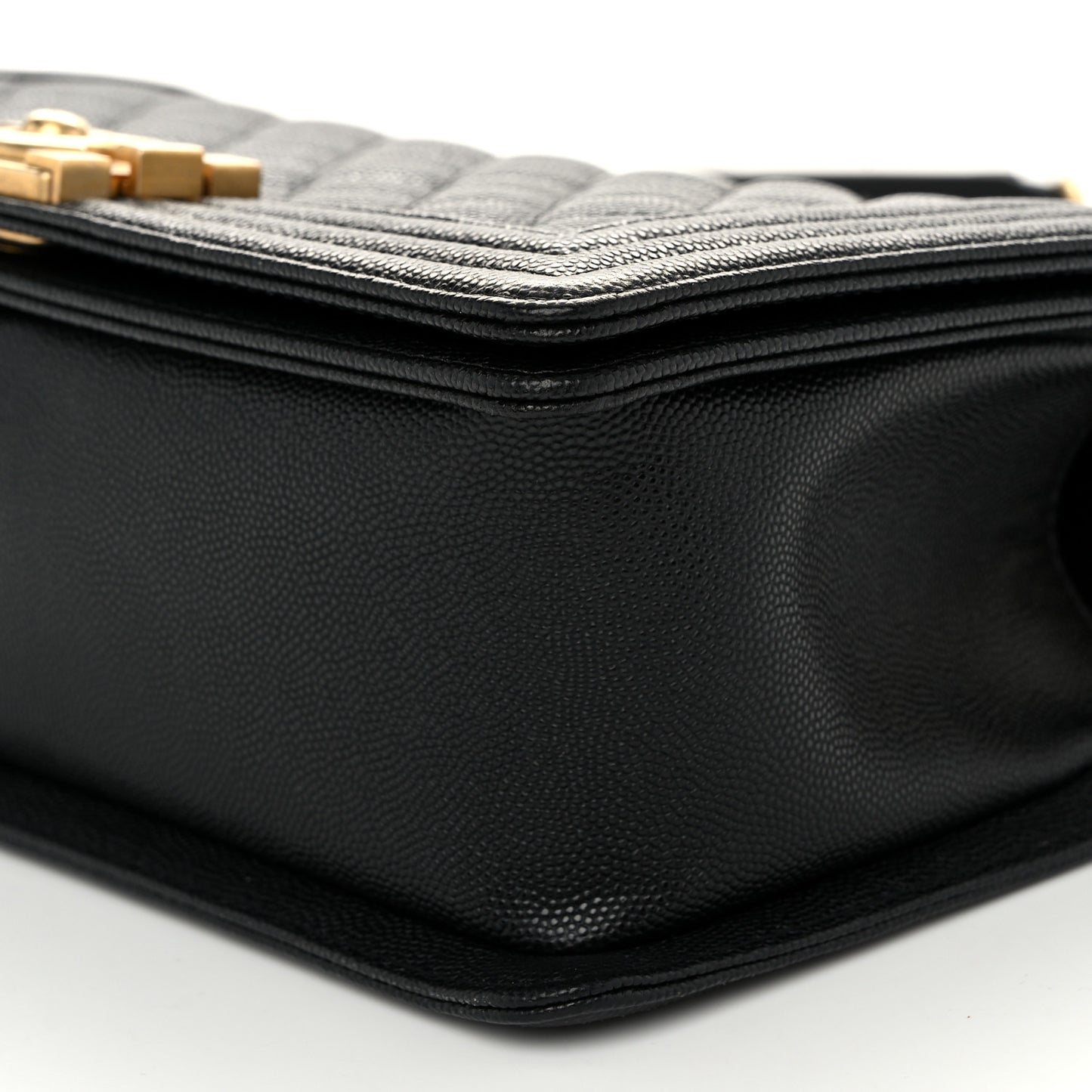 Caviar Quilted Medium Boy Flap Black