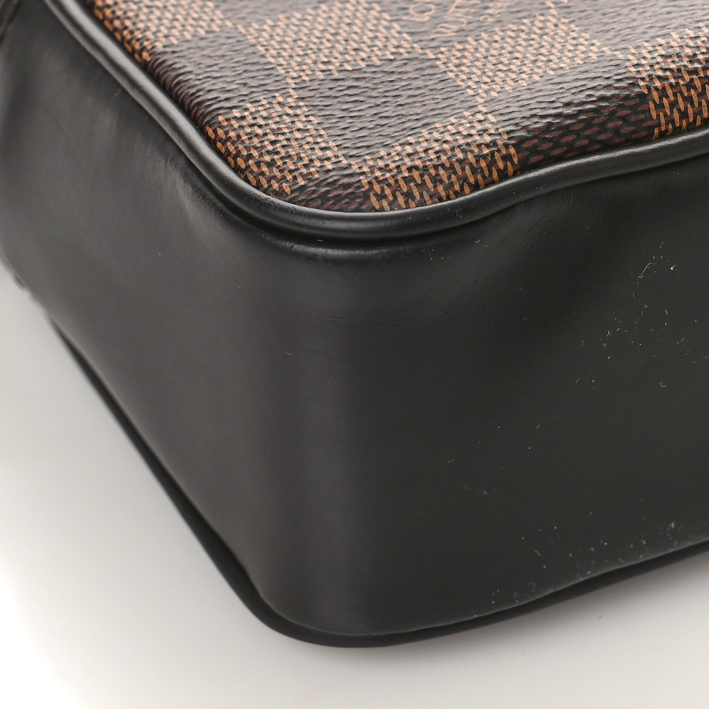 Damier Ebene Kasai Clutch