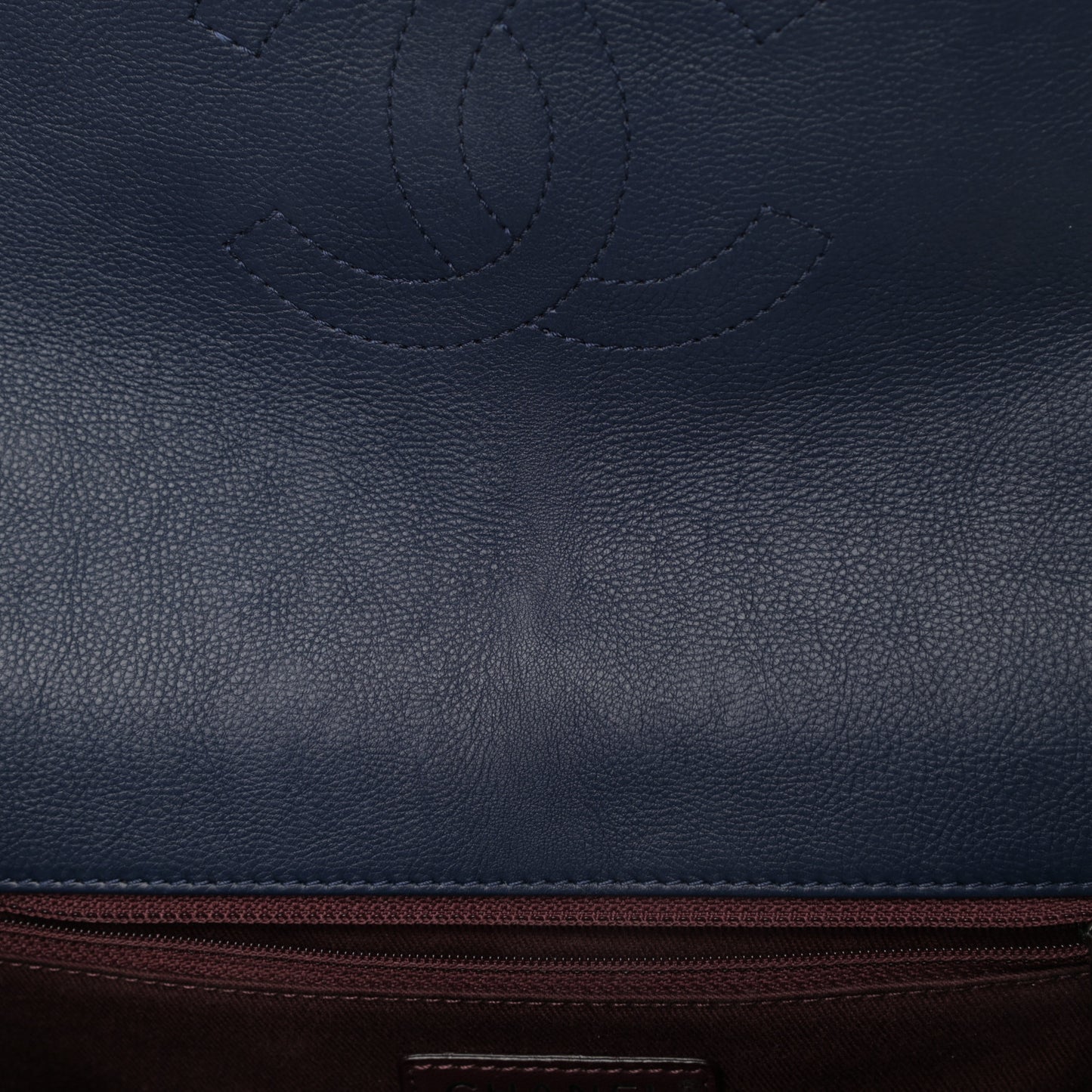 Caviar Iridescent Calfskin Quilted Medium Daily Carry Messenger Navy