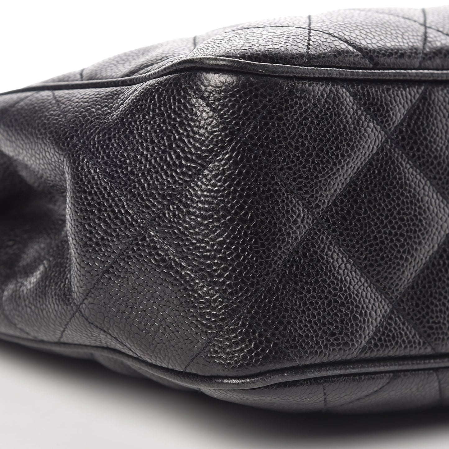 Caviar Quilted Shoulder Bag Black