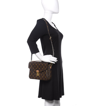 Louis Vuitton Monogram Pochette Metis 2 of 11