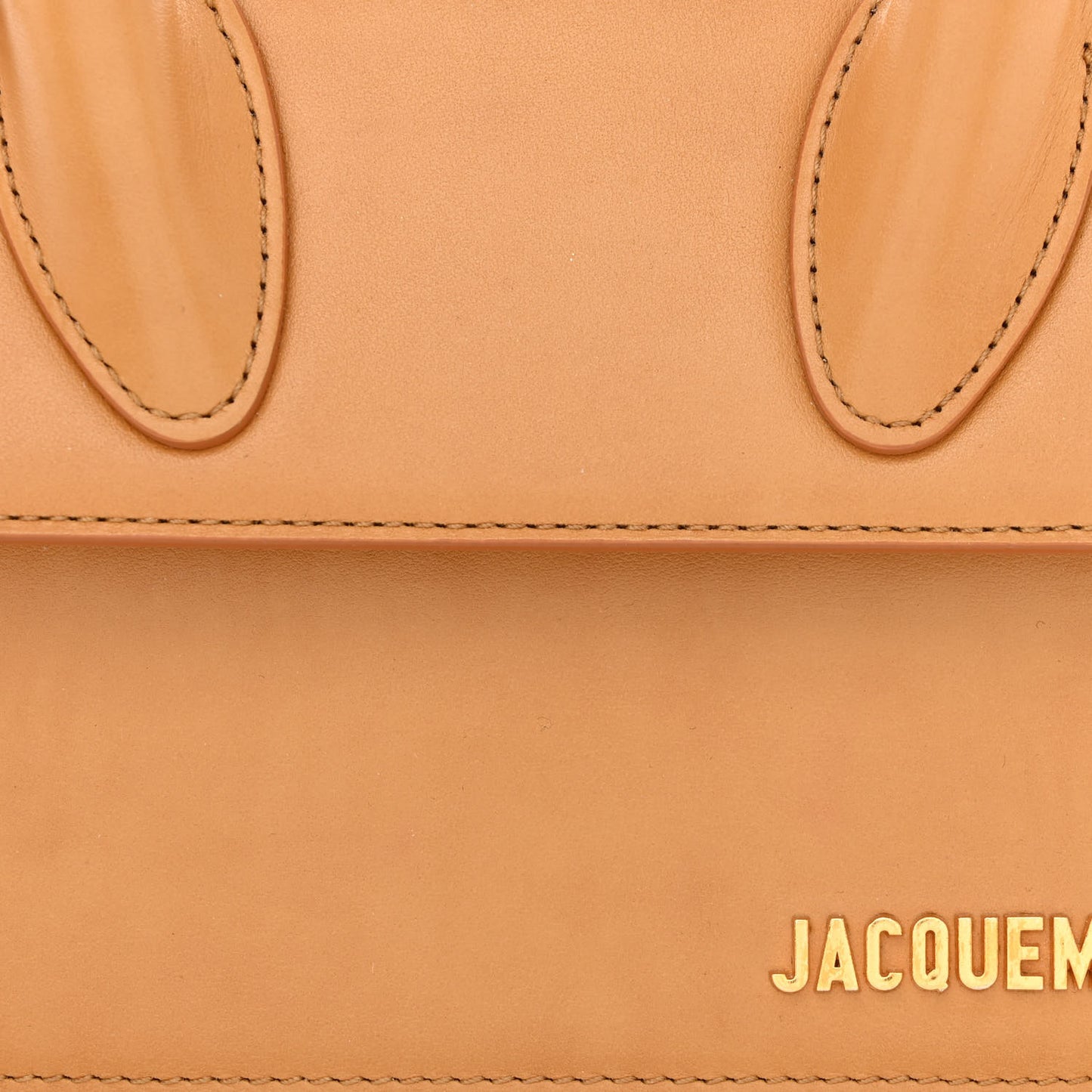 Smooth Calfskin Le Chiquito Moyen Beige