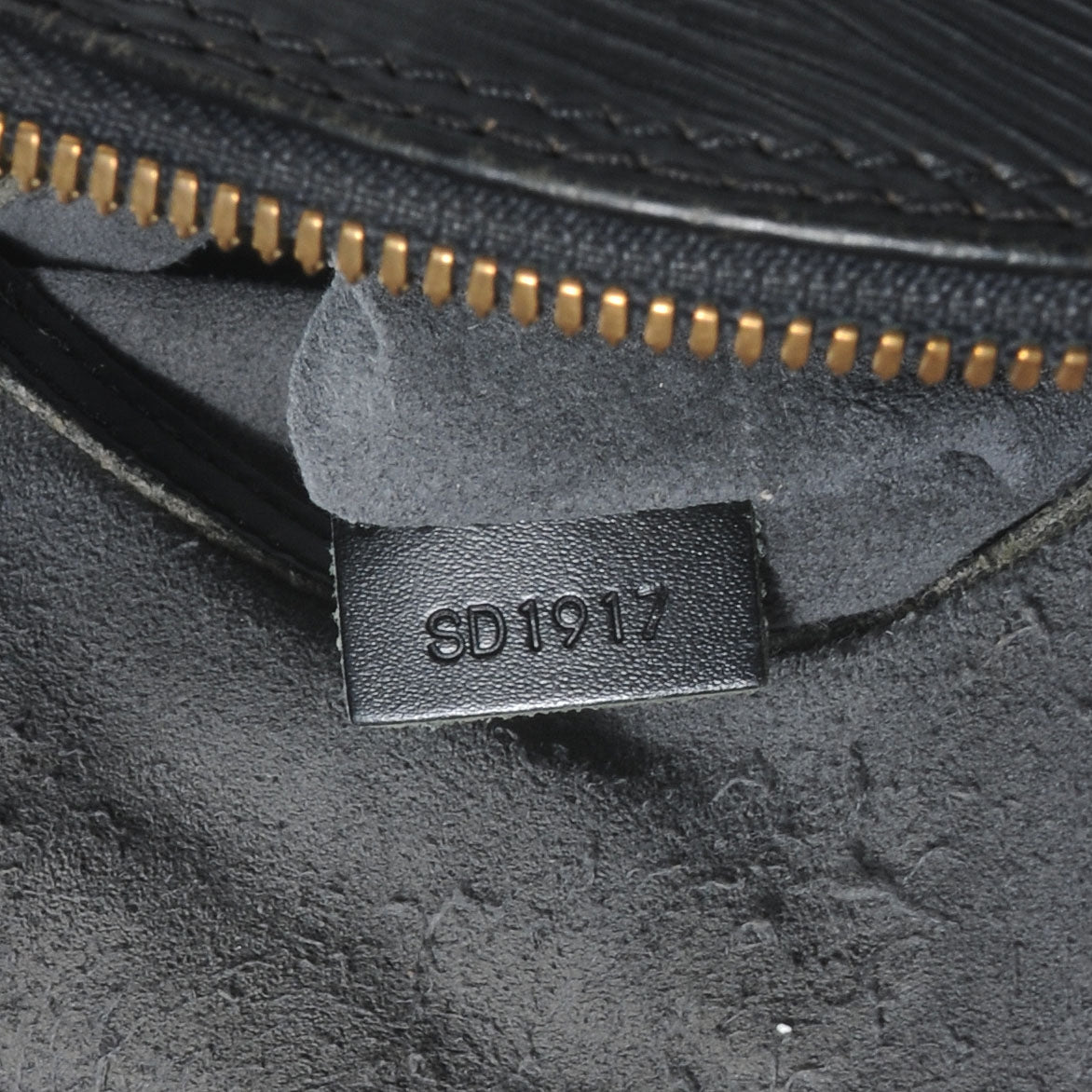 Louis Vuitton Epi Alma Black 7 of 7