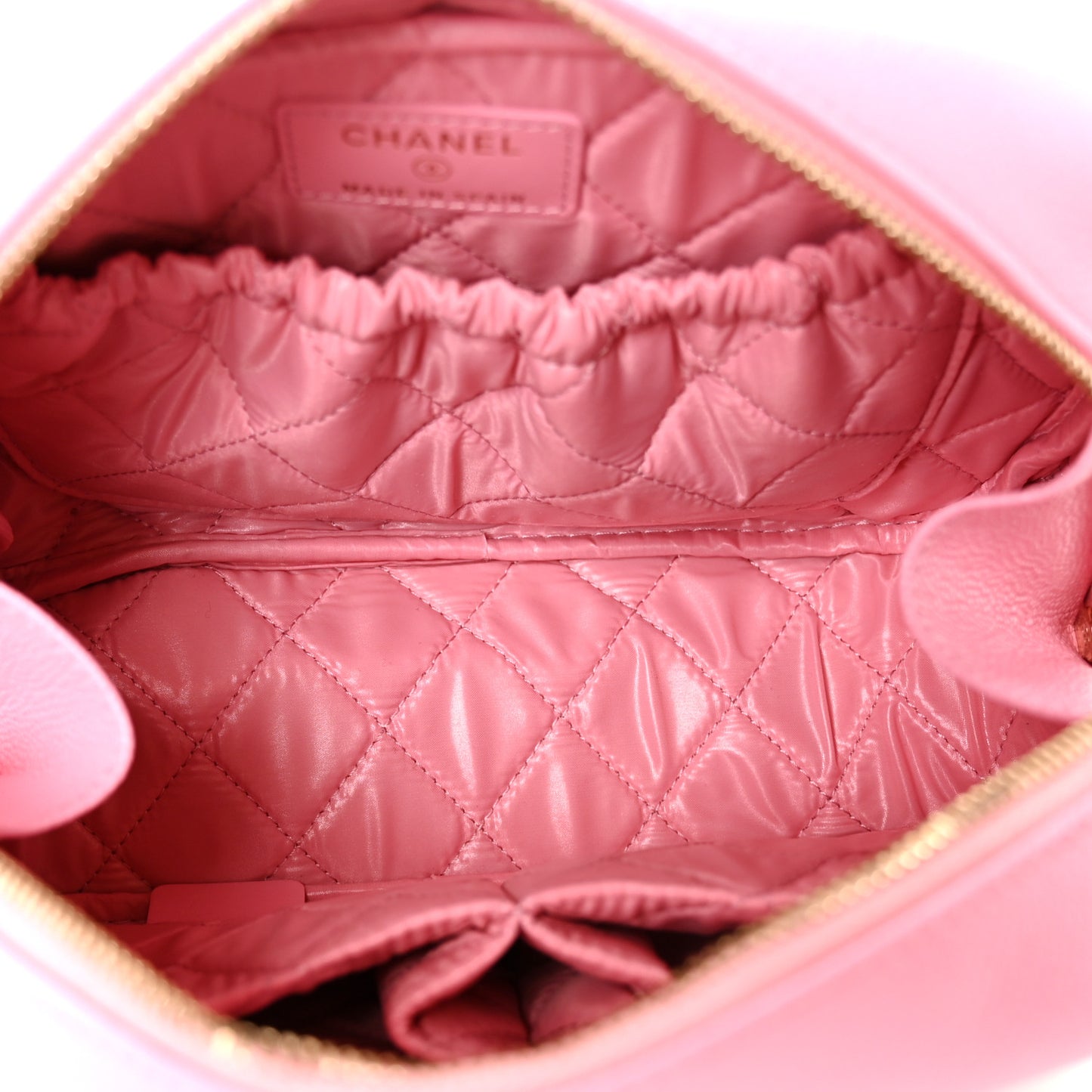Caviar Quilted Medium Curvy Pouch Cosmetic Case Light Pink