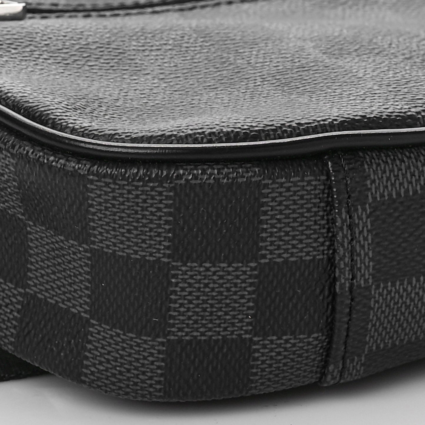Damier Graphite Ambler