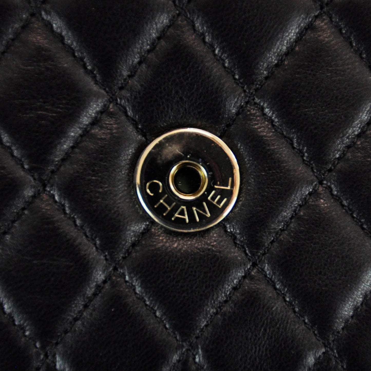 Lambskin Medium Westminster Pearl Flap Black