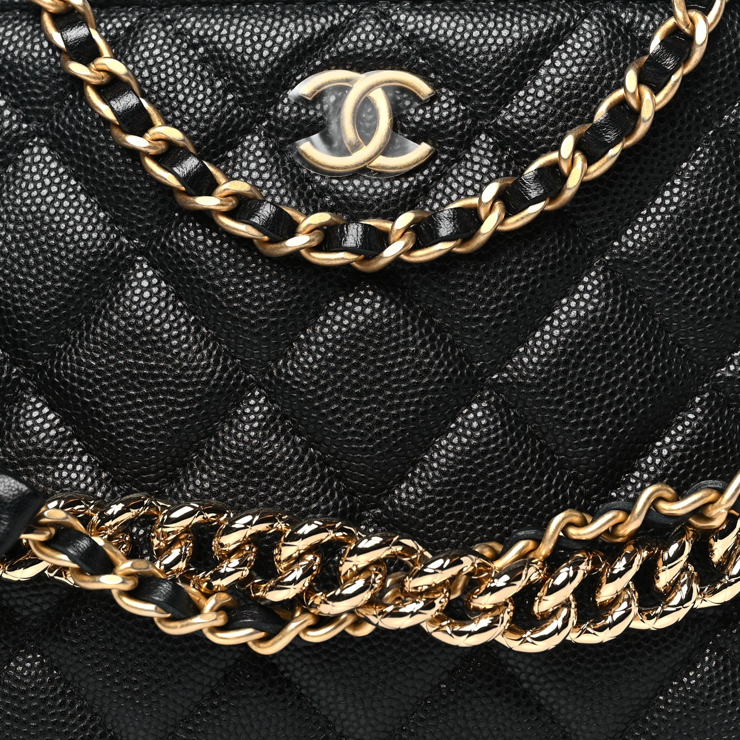 Shiny Caviar Quilted Bow Pouch Black
