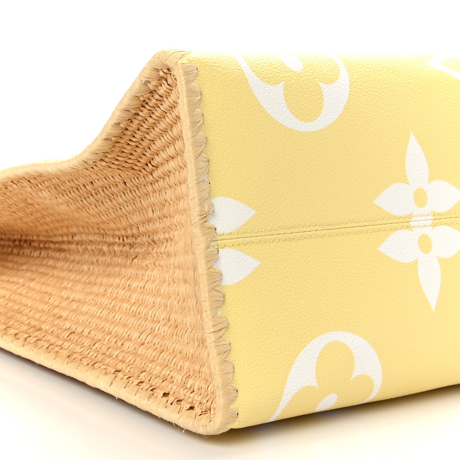 Louis Vuitton Monogram Giant By The Pool Miami Onthego GM Light Pink 7 of 10
