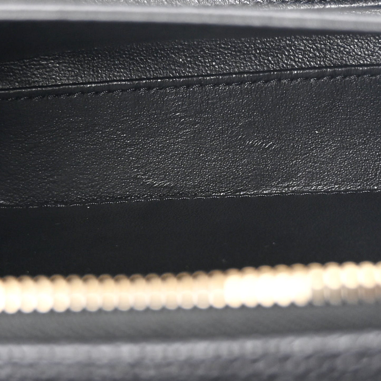 Caviar Quilted Small CC Filigree Vanity Case Black