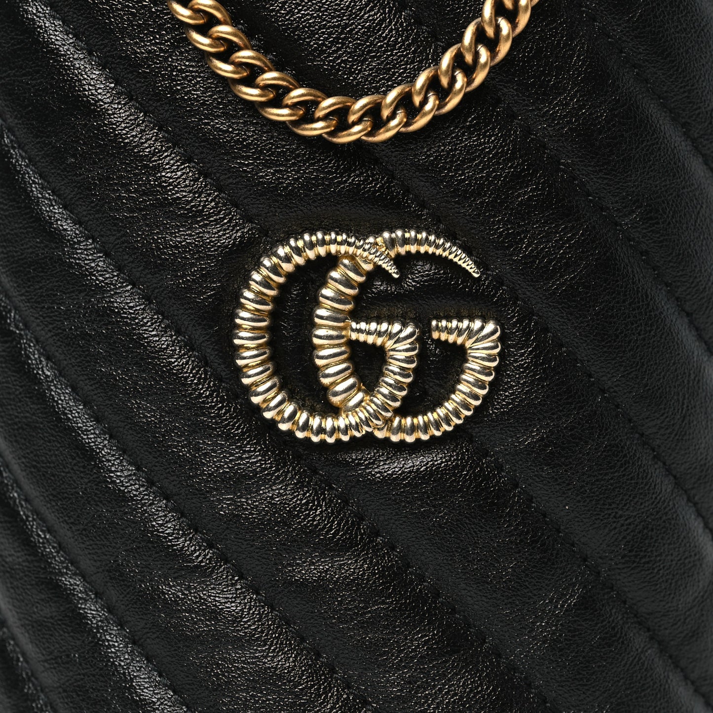 Vintage Effect Calfskin Matelasse Diagonal Mini Torchon GG Marmont 2.0 Bucket Bag Black Romantic Cherry
