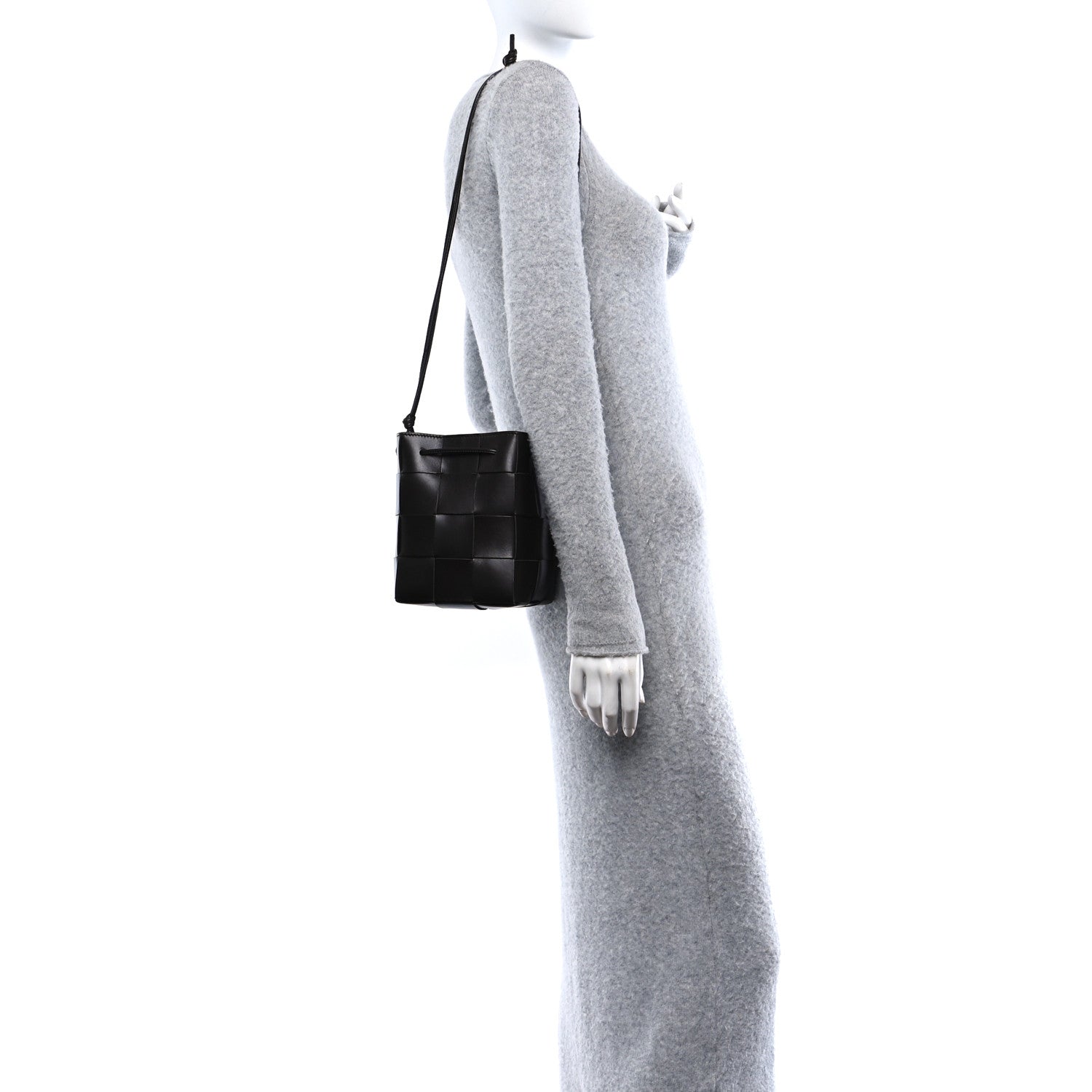 Bottega Veneta Nappa Maxi Intrecciato Mini Cassette Bucket Bag Fondant 2 of 9