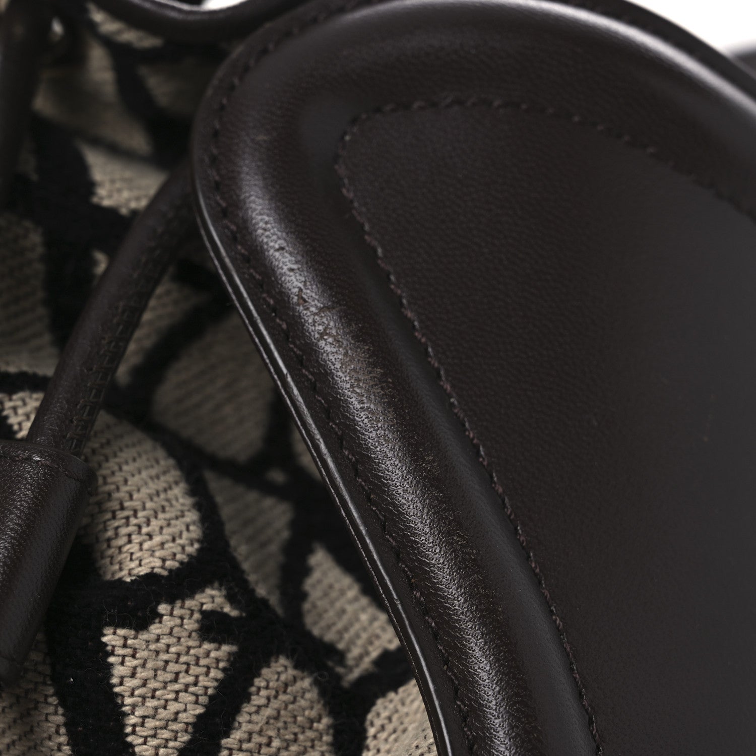 Valentino Garavani Toile Iconographe Nappa Le Cinquième Bucket Bag Naturale Black Fondant 14 of 15
