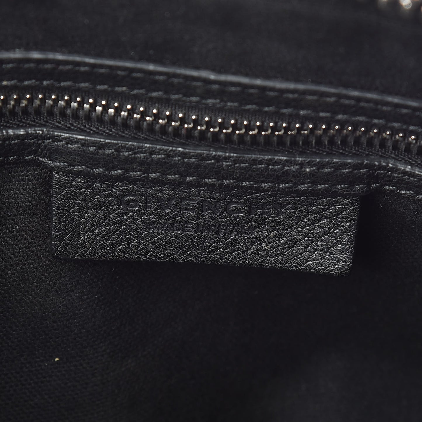 Sugar Goatskin Medium Antigona Black