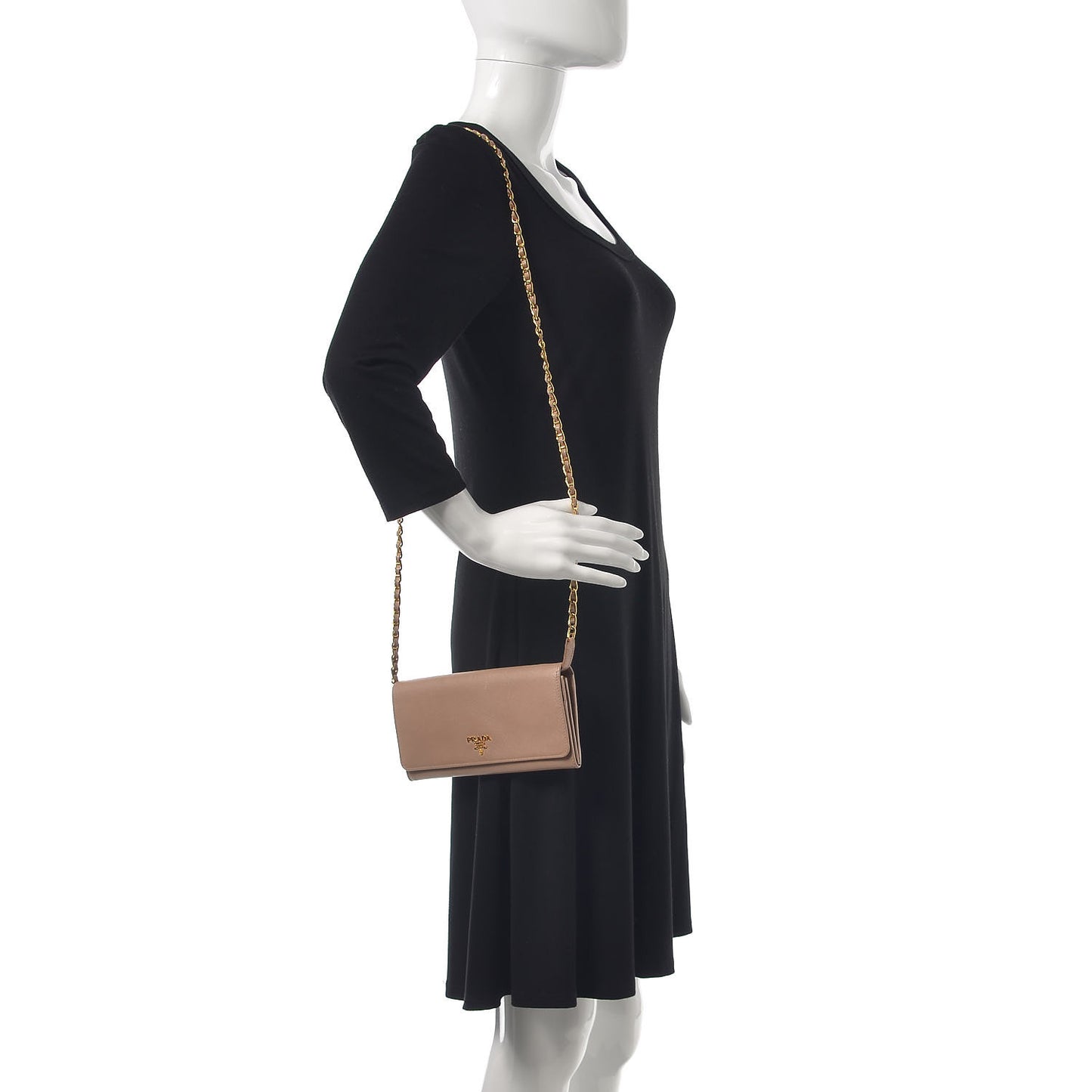 Saffiano Metal Oro Chain Wallet Cammeo