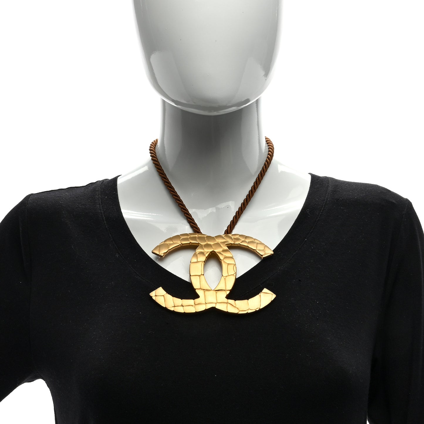 Silk Metal Crocodile Oversized CC Short Necklace Pendant Gold
