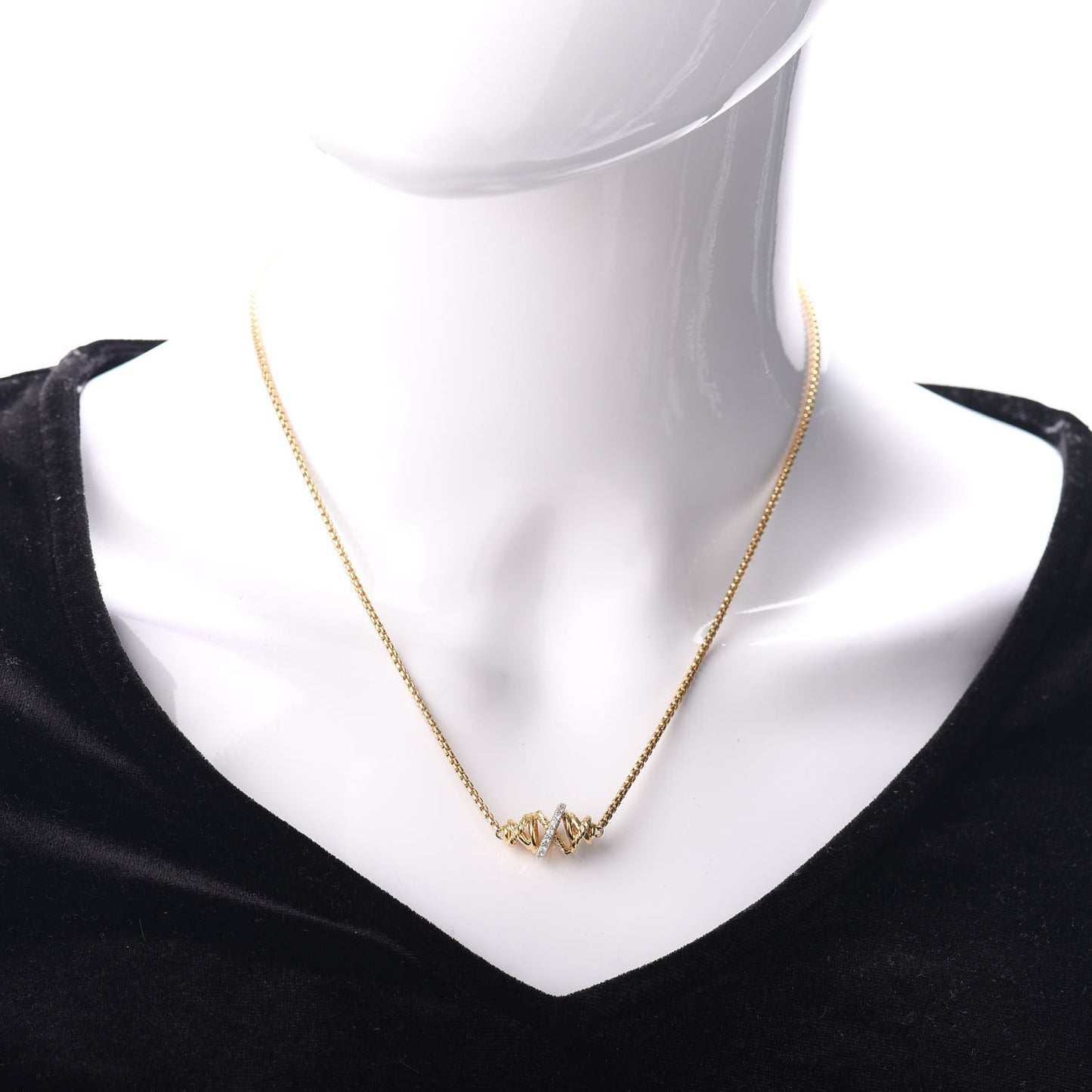 18K Yellow Gold Diamond Crossover Single Station Pendant Necklace