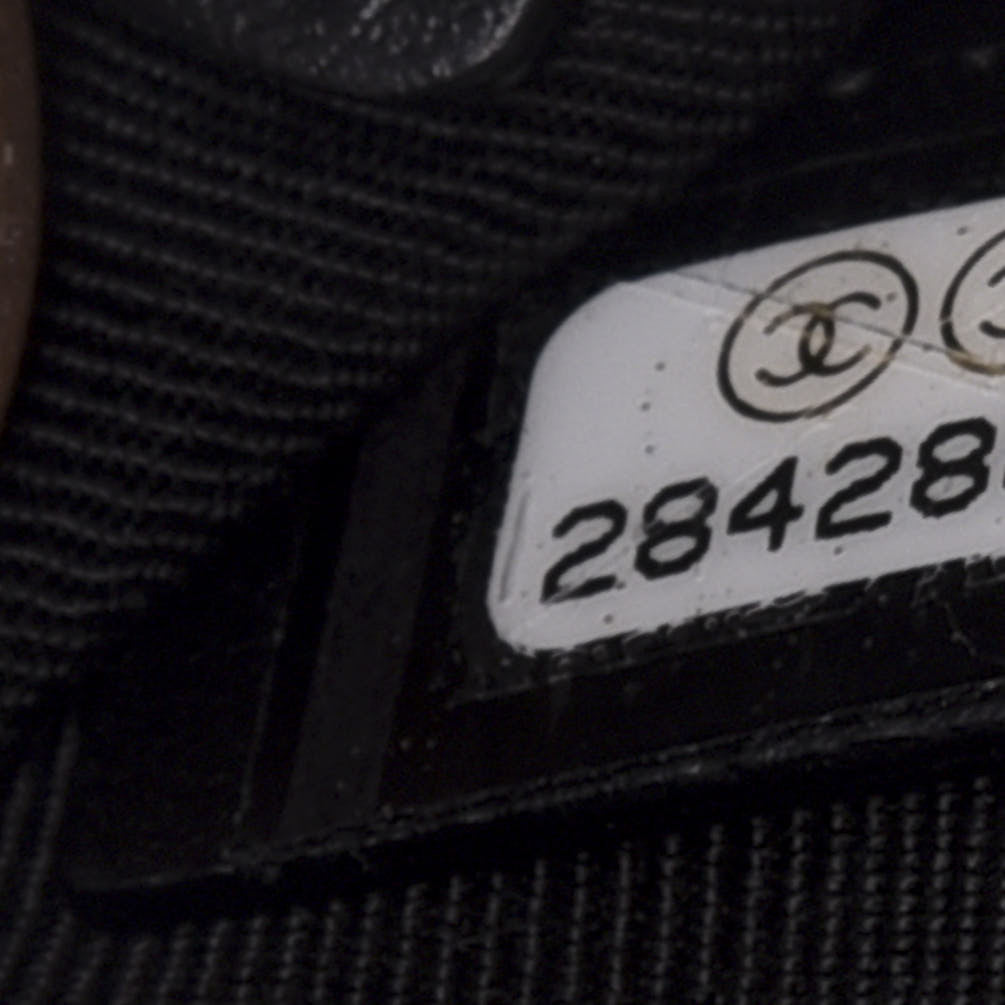 Caviar Studded Medium Deauville Pouch Black