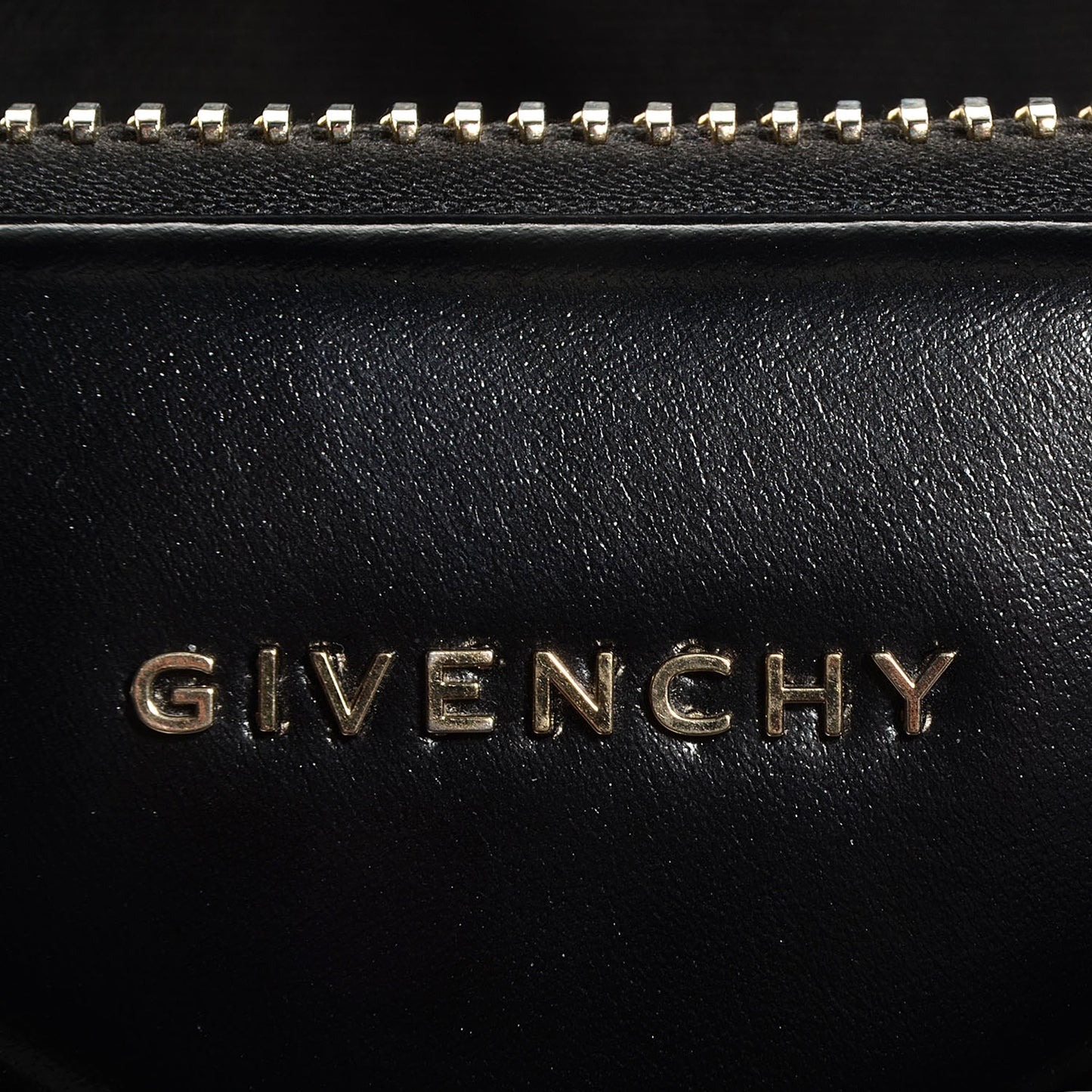 Shiny Lord Calfskin Medium Antigona Black