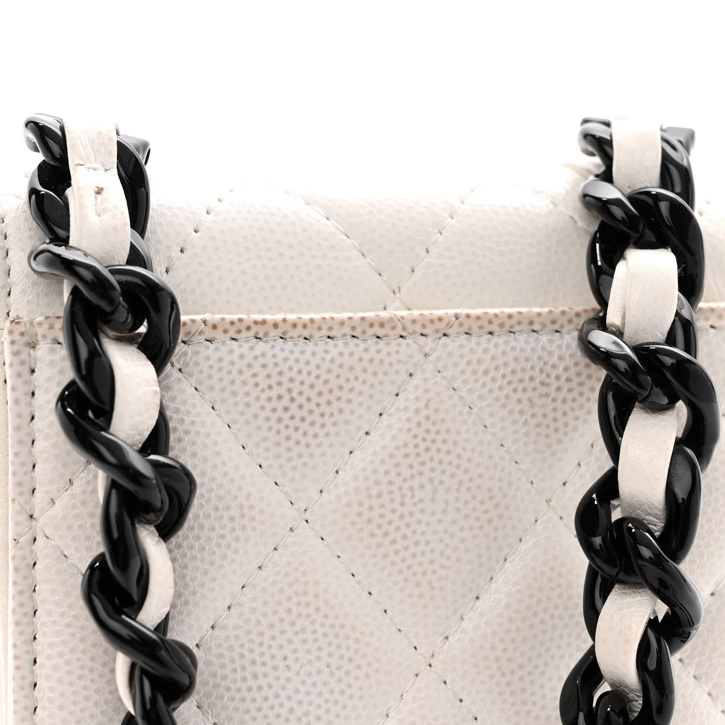 Caviar Quilted My Everything Clutch With Chain White Black