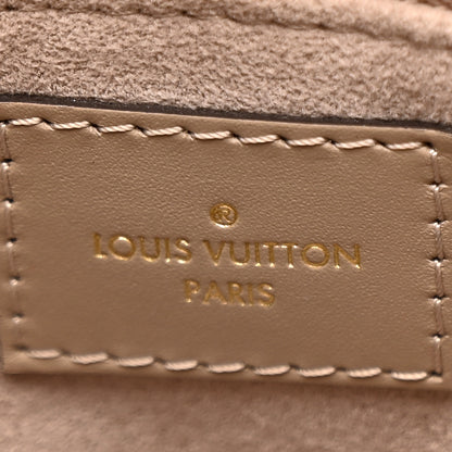 Louis Vuitton Empreinte Monogram Giant Onthego MM Tourterelle 6 of 9