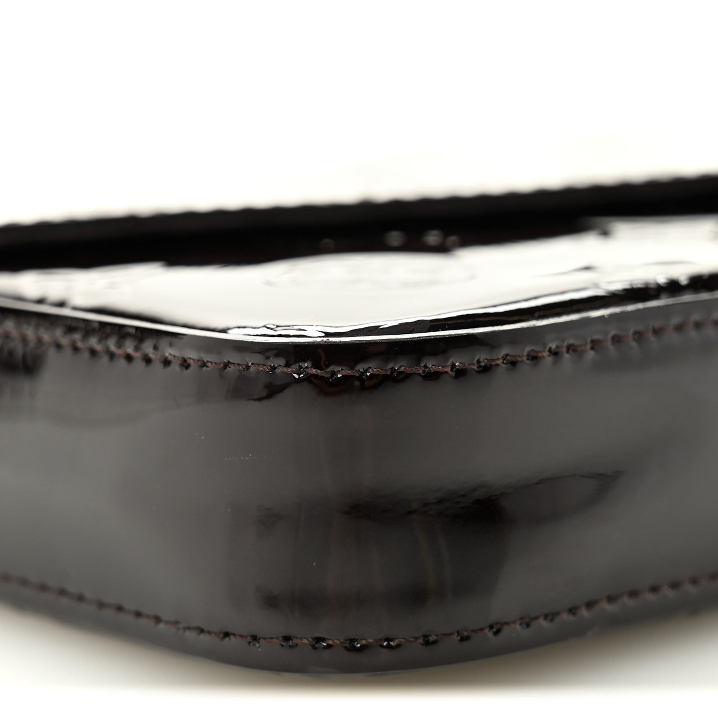 Vernis Pochette Felicie Chain Wallet Amarante