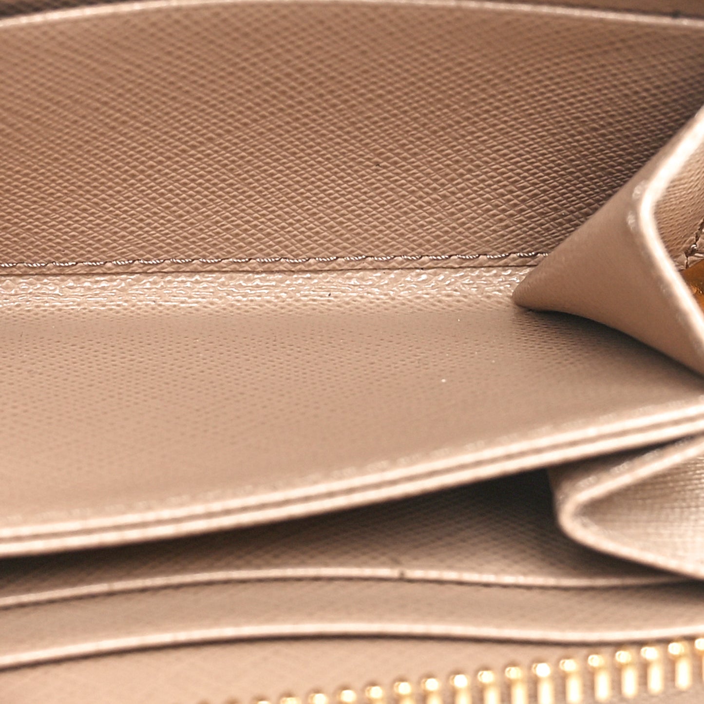 Saffiano Metal Zip Coin Purse Cammeo