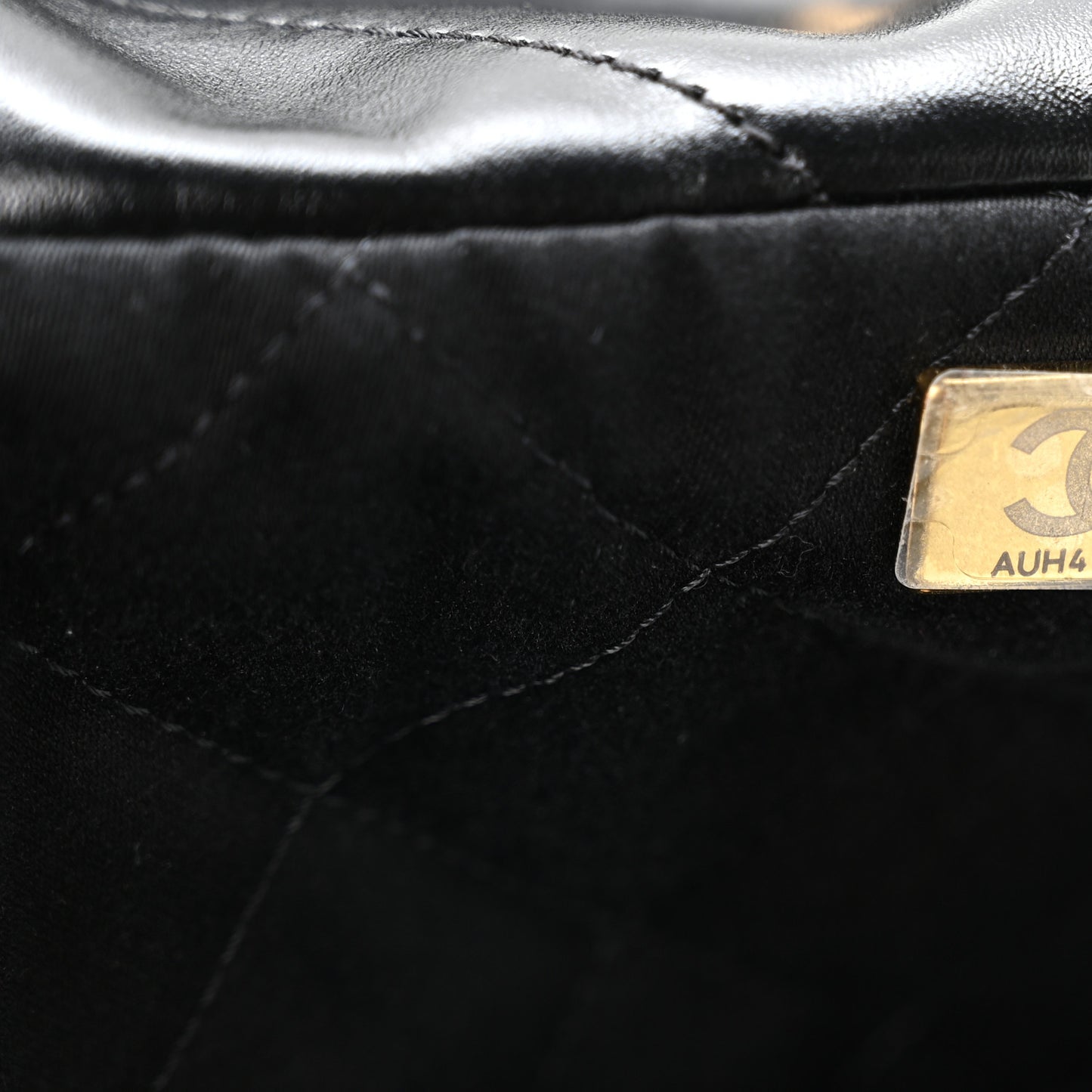 Shiny Calfskin Quilted Small Chanel 22 Black