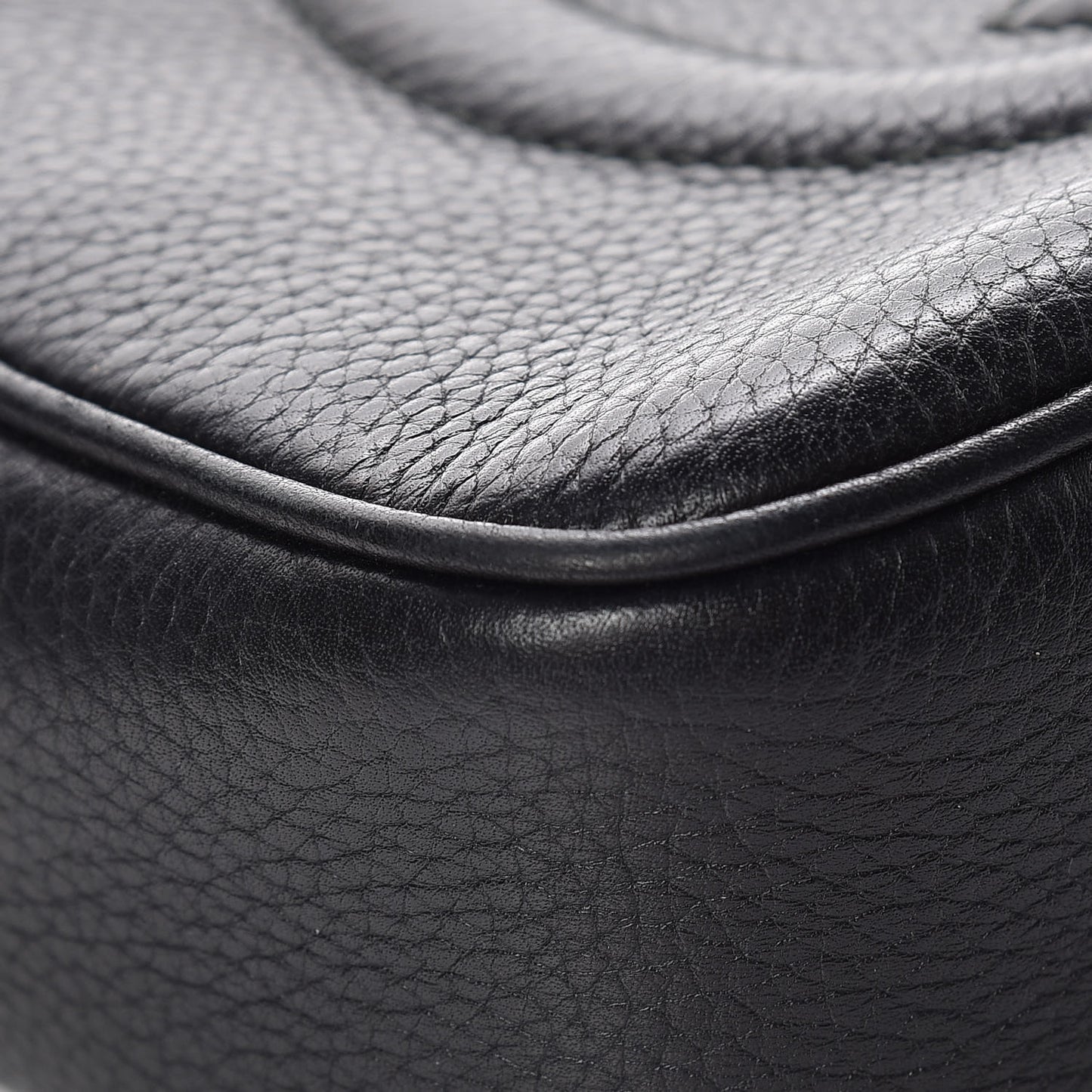 Pebbled Calfskin Small Soho Disco Bag Black