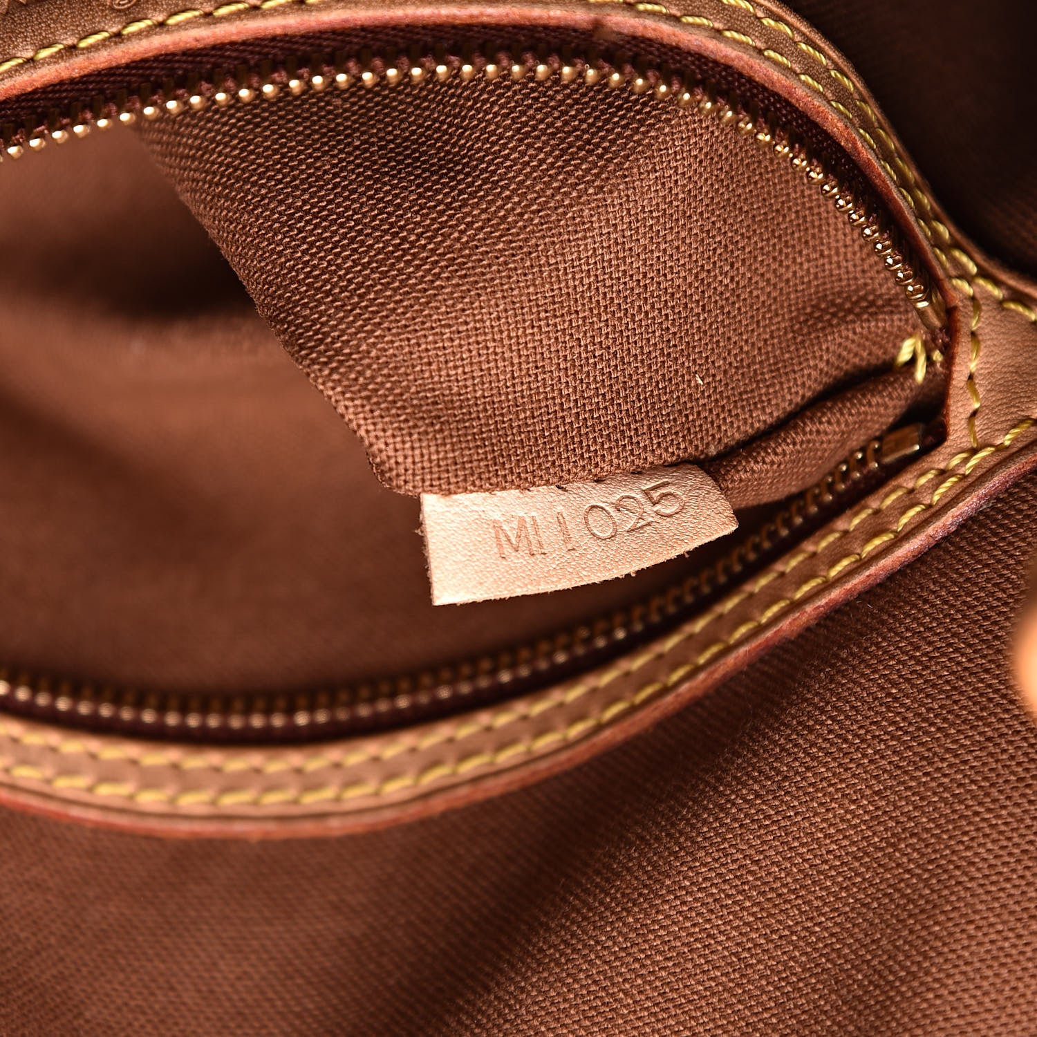 Louis Vuitton Monogram Batignolles Vertical 7 of 11