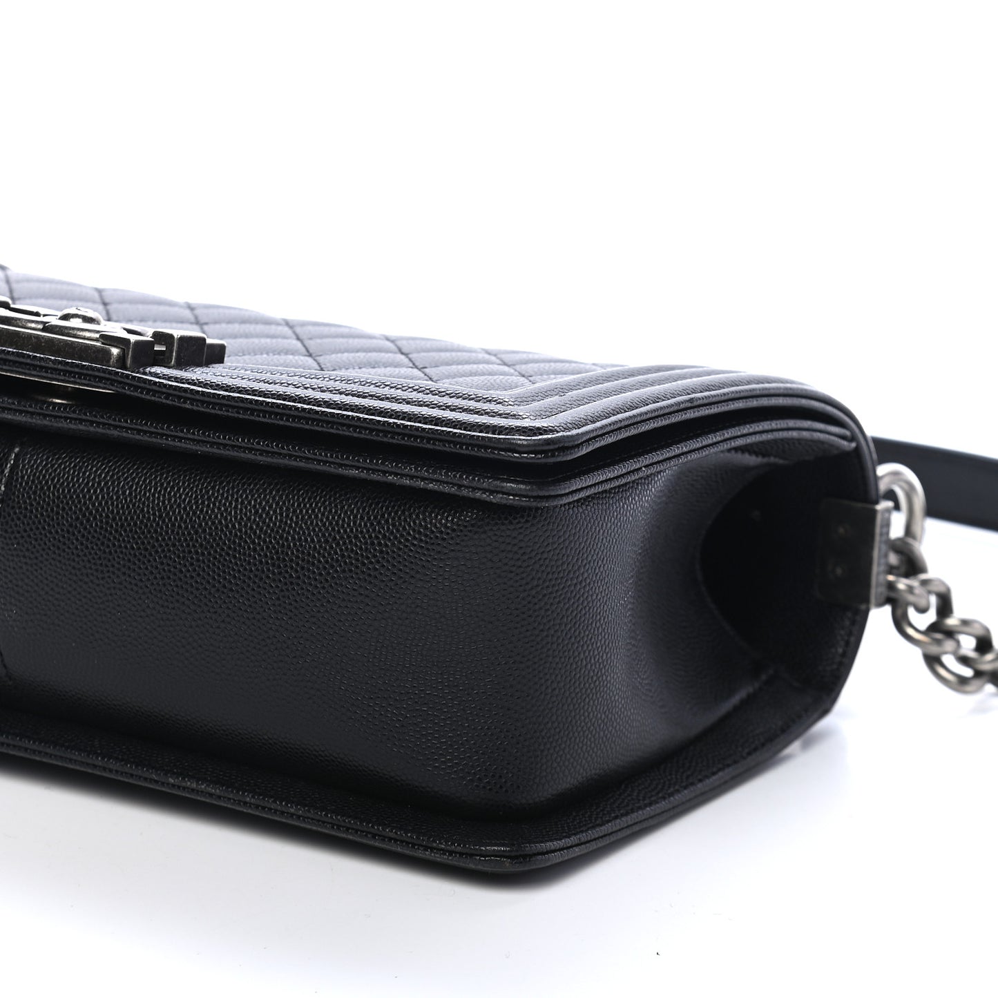 Caviar Quilted Medium Boy Flap Black