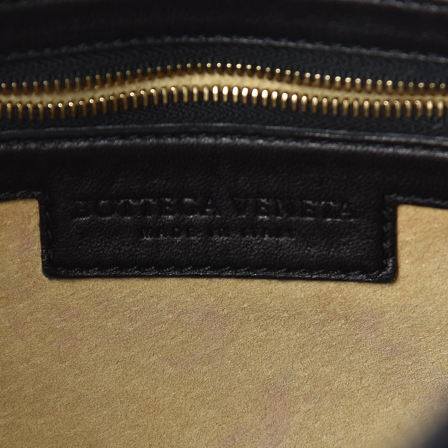 Nappa Intrecciato Medium Veneta Hobo Black