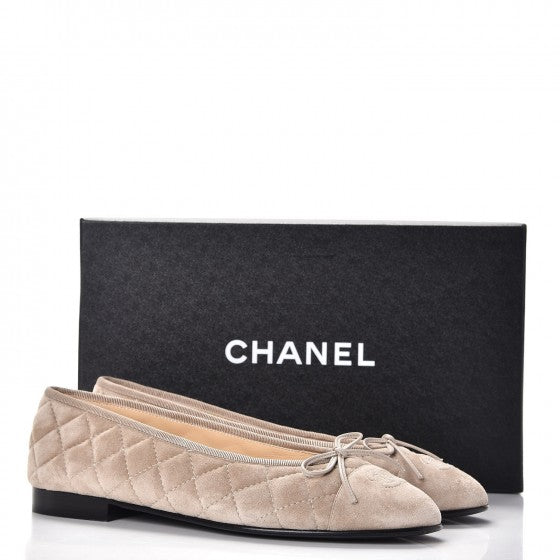Suede Quilted Cap Toe CC Ballerina Flats 39 Dark Beige