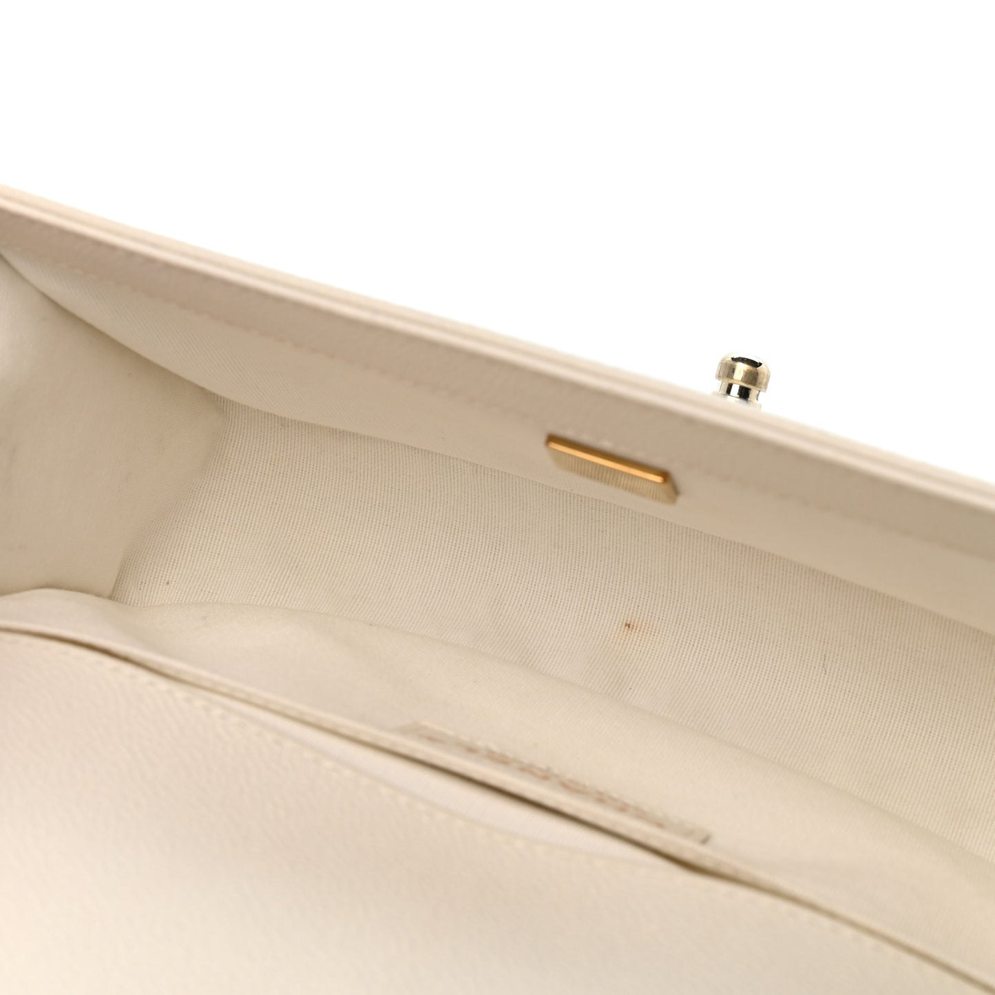 Caviar Quilted Medium Boy Flap White