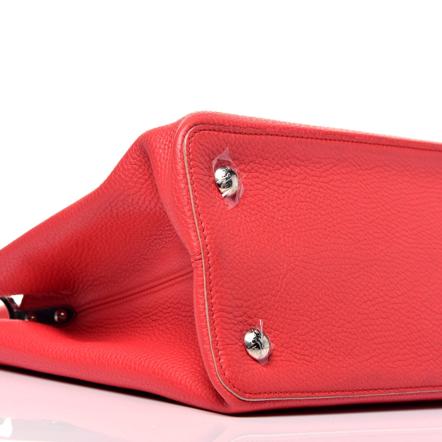 Taurillon Capucines MM Rubis