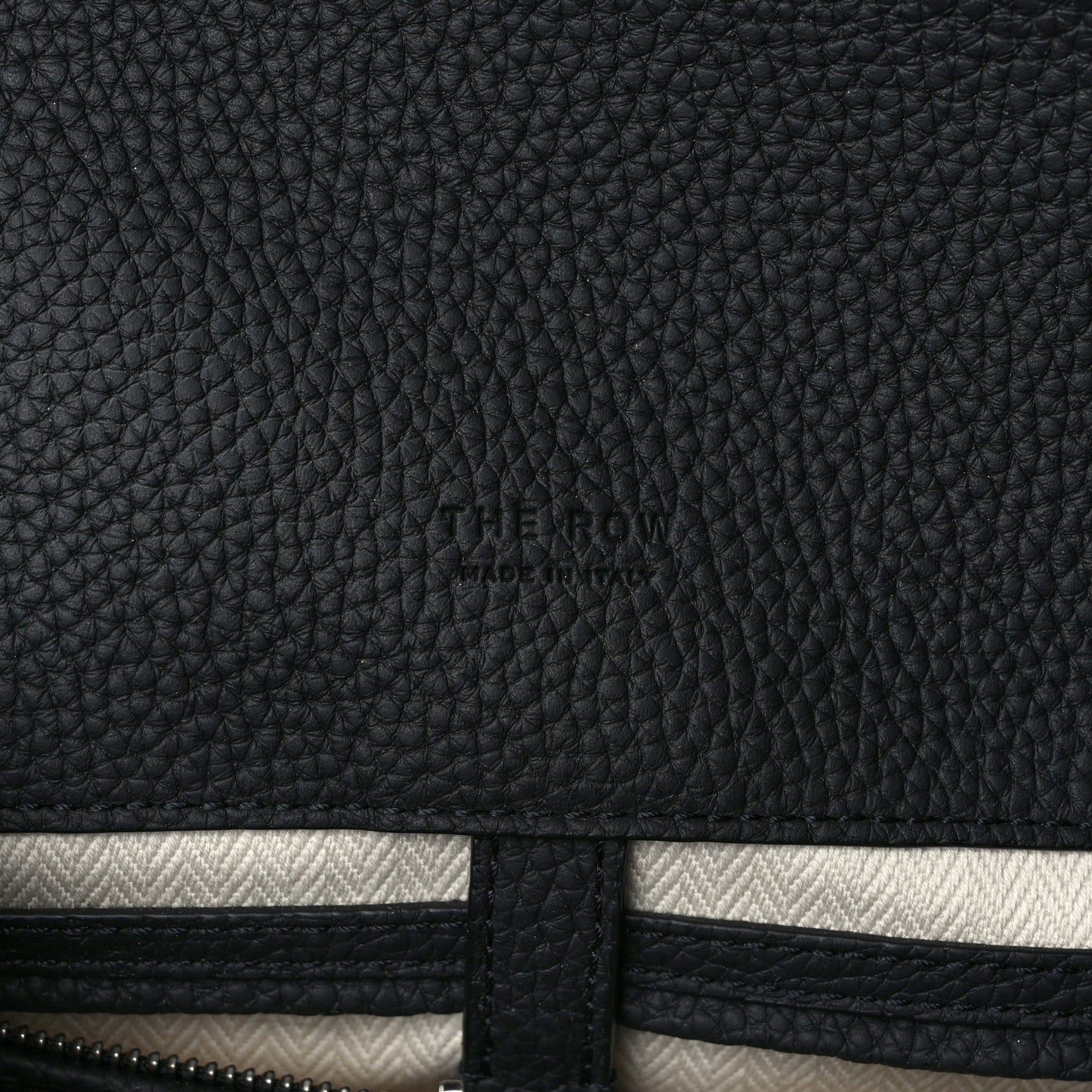 Grained Calfskin Soft Margaux 17 Black