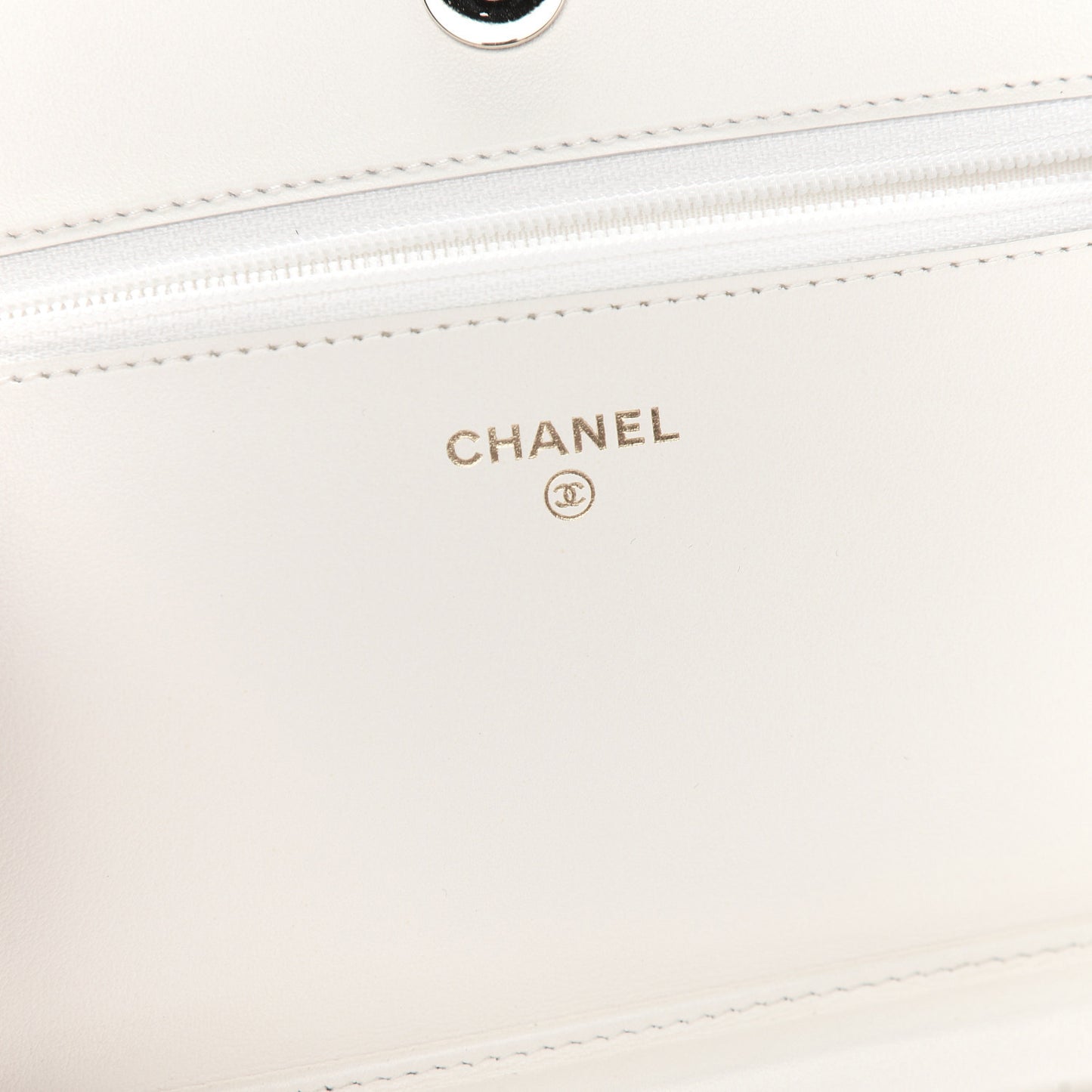 Caviar Chevron Boy Wallet On Chain WOC White