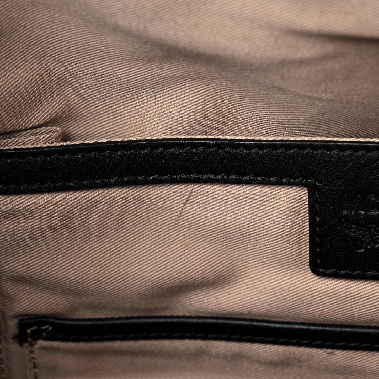 Shearling Contrast Logo Stark Backpack Black White