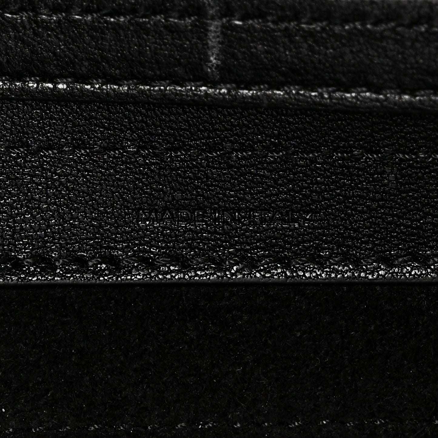 Supple Shiny Lambskin Medium Smiling New Luggage Black