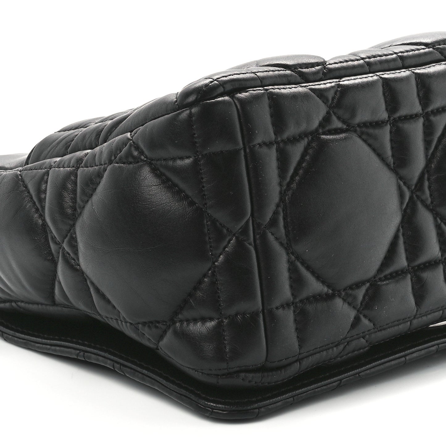 Lambskin Macrocannage Medium Caro Bag Black