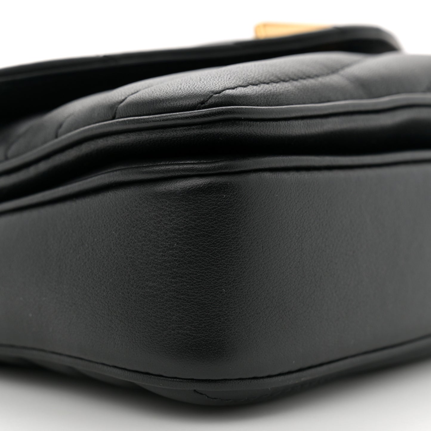 Calfskin New Wave Chain PM NM Black